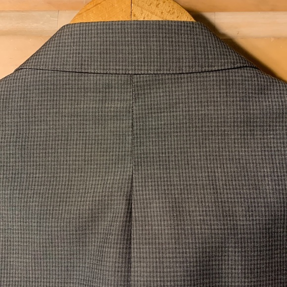 Calvin Klein (40R) - Picture 12 of 16